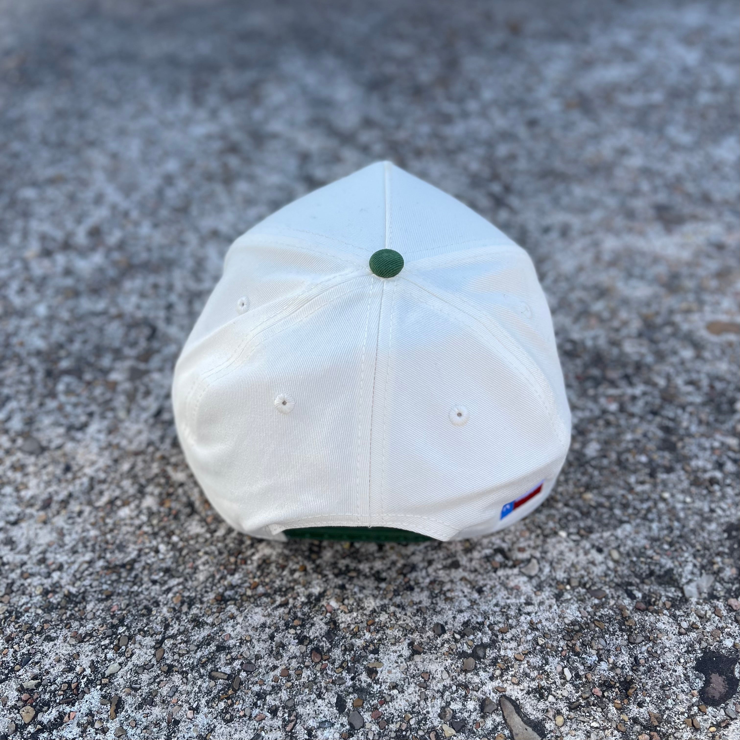 Script SnapBack in Forest Green and Gold